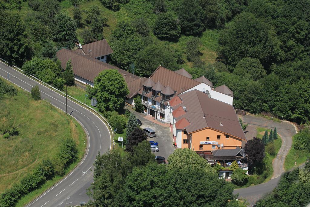 Hotel Zur Engelsburg Hausen-Wied Dış mekan fotoğraf