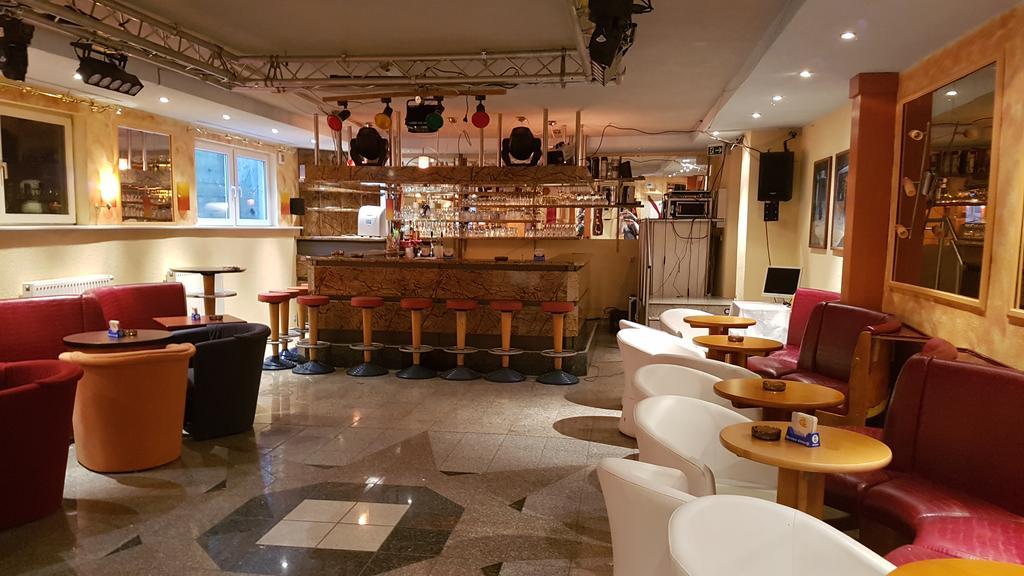 Hotel Zur Engelsburg Hausen-Wied Dış mekan fotoğraf