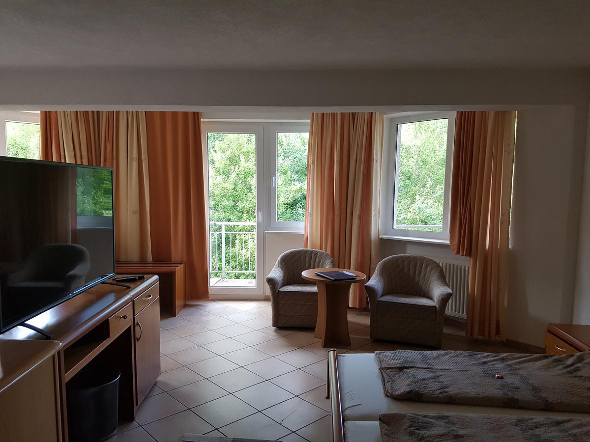 Hotel Zur Engelsburg Hausen-Wied Dış mekan fotoğraf