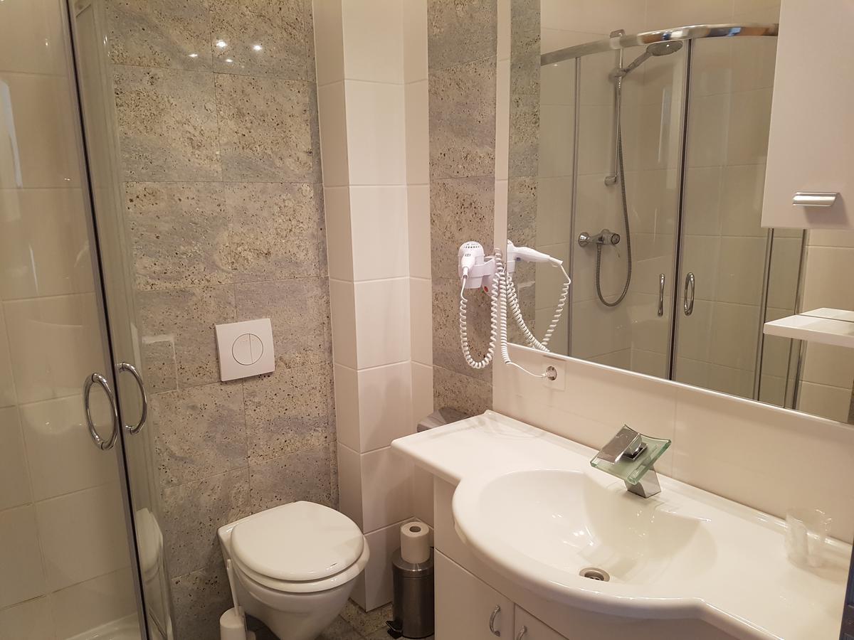Hotel Zur Engelsburg Hausen-Wied Dış mekan fotoğraf