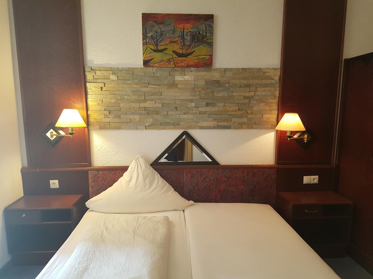 Hotel Zur Engelsburg Hausen-Wied Dış mekan fotoğraf